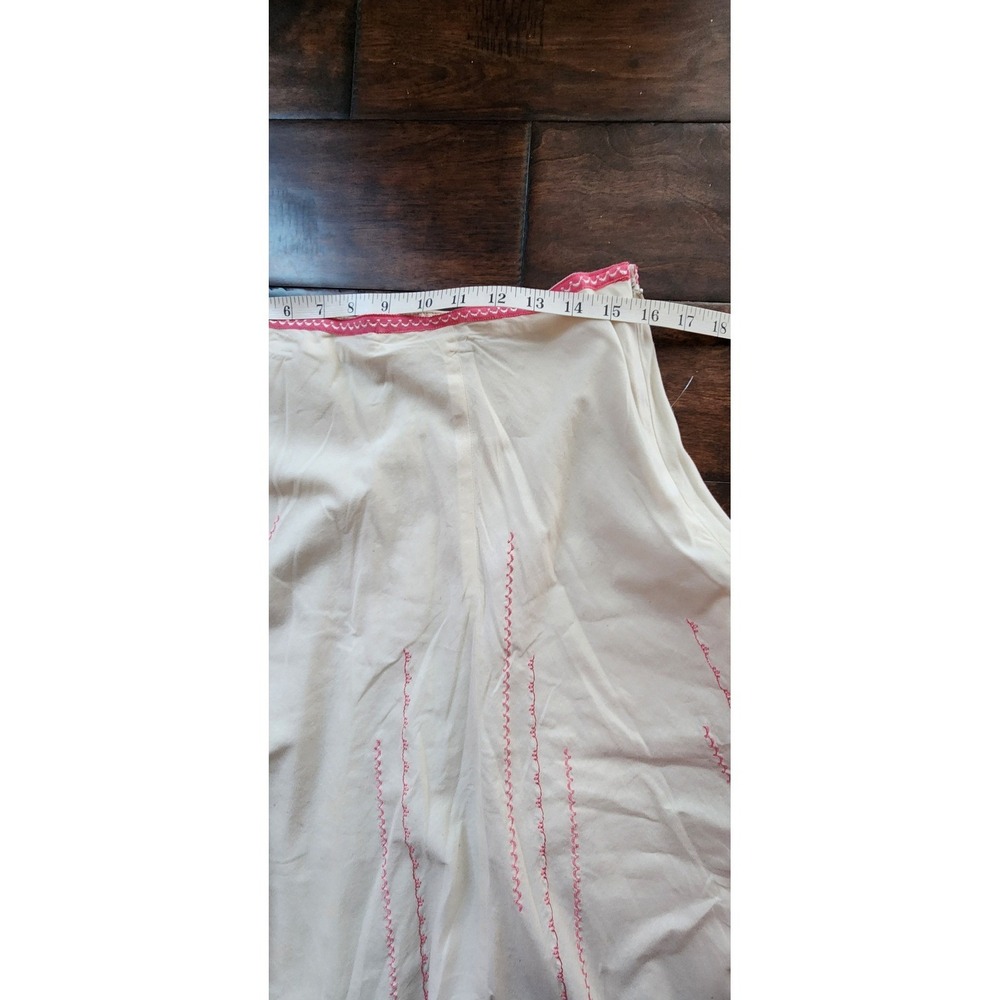 i.e. Midi Skirt Womens 12 White Pink Embroidered Cotton Excellent A-Line Boho - Picture 6 of 8
